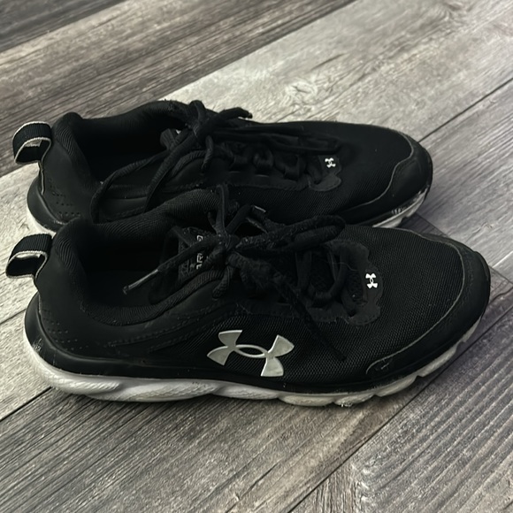 Under Armour charged assert - Picture 2 of 5